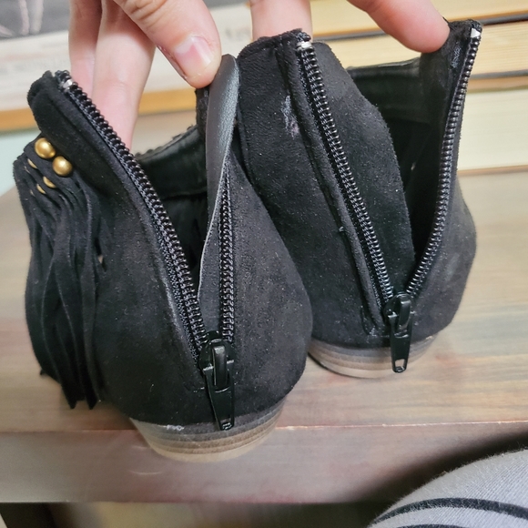 Olivia Miller BoHo Sandals Hippie Fringe Thong Faux Leather Gold Stud womens 8 - Picture 5 of 11